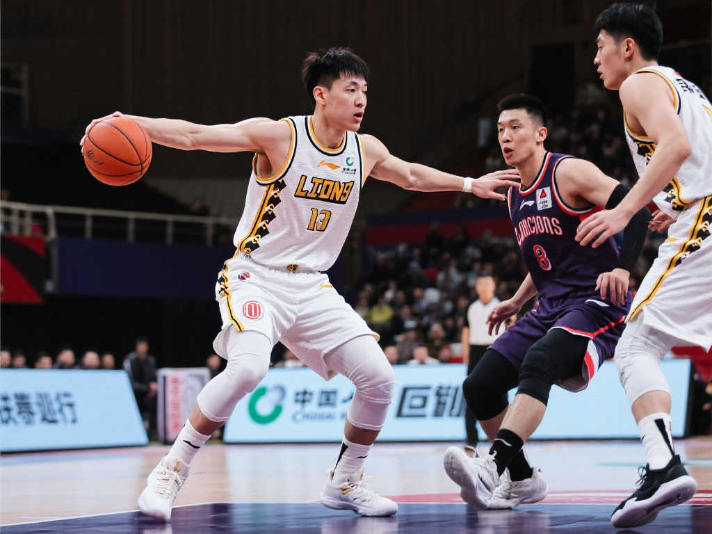 仅充满了对 仅充满了对
